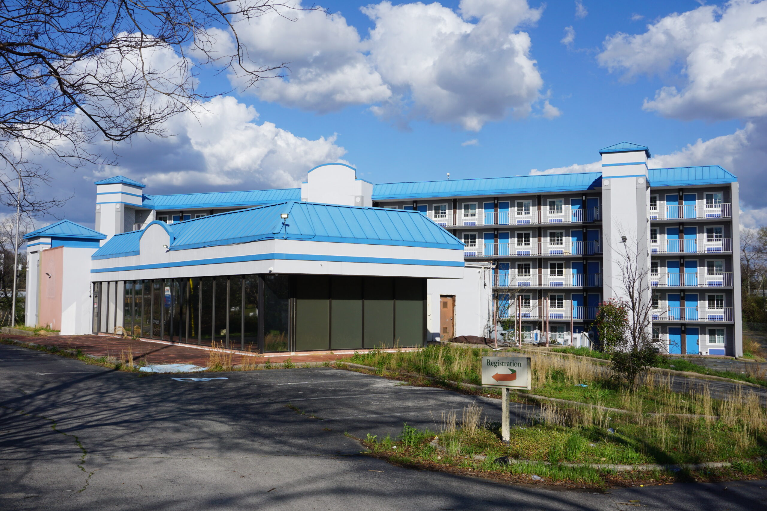 Budgetel Inn & Suites – Airport