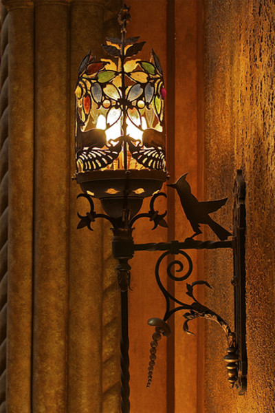 Wall sconce