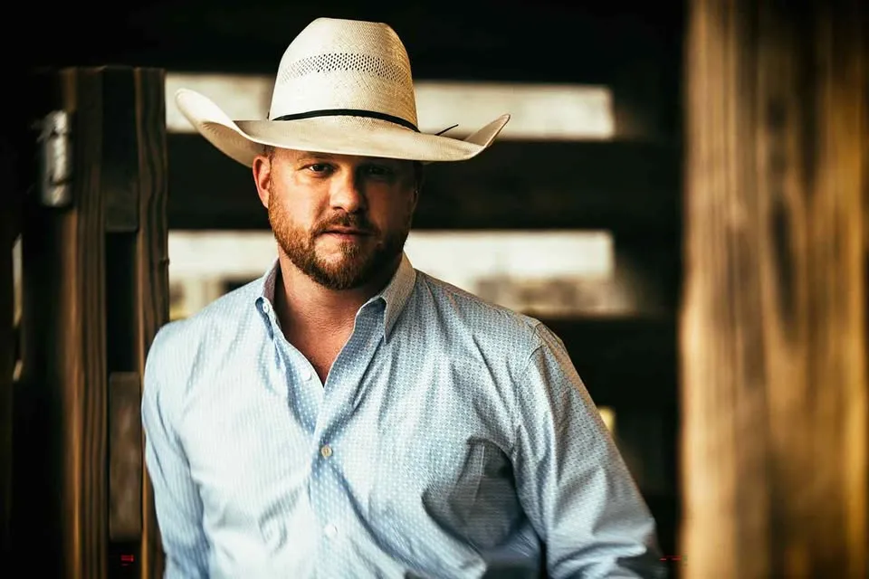 Cody Johnson – Leather Deluxe Tour