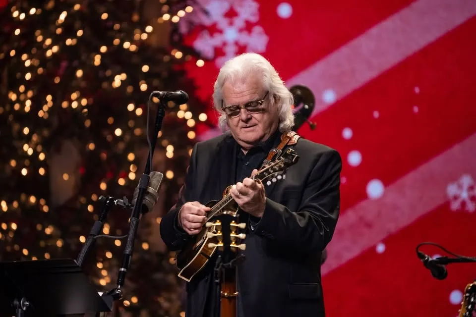 Ricky Skaggs & Kentucky Thunder Christmas hero image